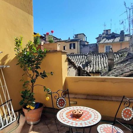 Stunning Campo De Fiori Apartment With Terrace Roma Eksteriør bilde