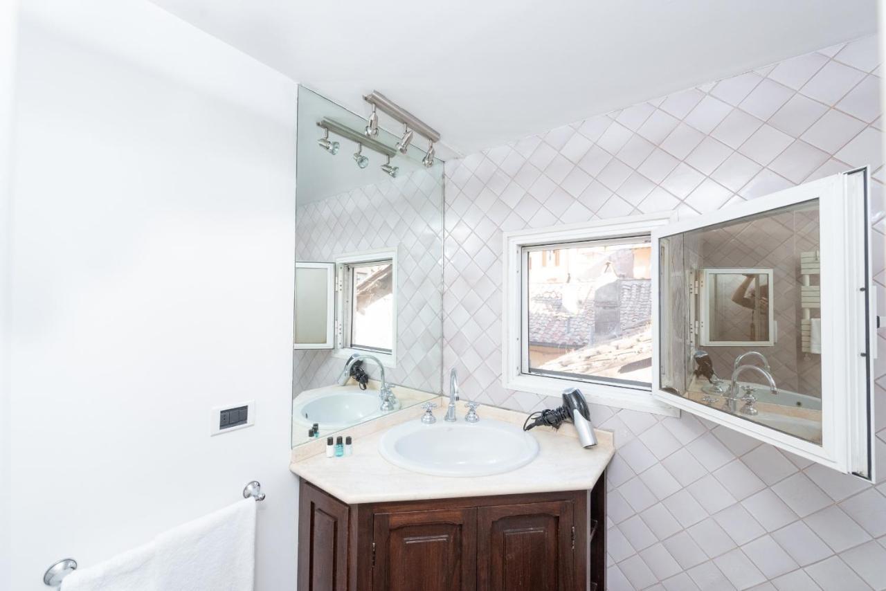 Stunning Campo De Fiori Apartment With Terrace Roma Eksteriør bilde