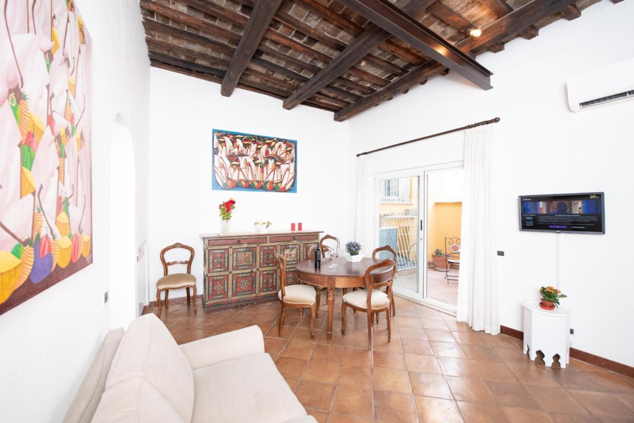 Stunning Campo De Fiori Apartment With Terrace Roma Eksteriør bilde